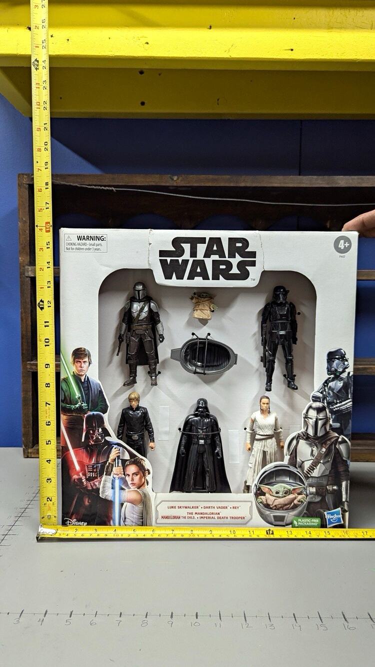 Hasbro Star Wars Figure Set Luke Skywalker Darth Vader Rey Mandalorian Child